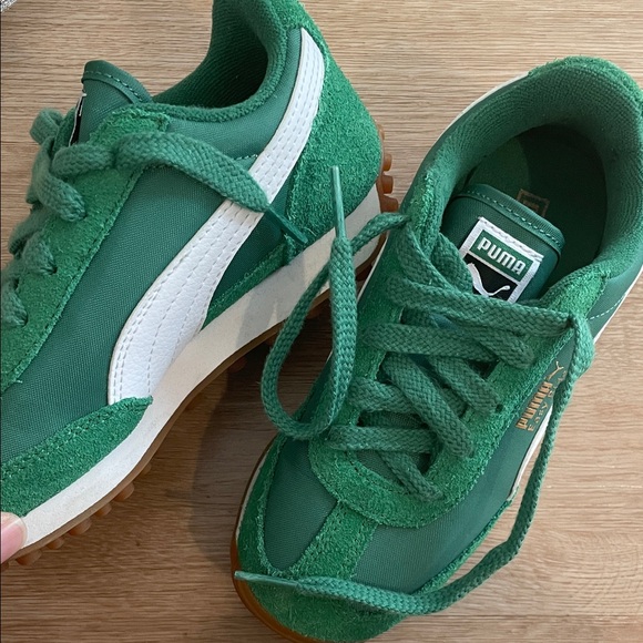 Puma. Easy Rider Sneakers - Picture 5 of 13